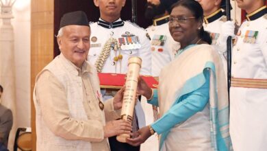 उत्तराखंड के पूर्व मुख्यमंत्री  कोश्यारी पद्मभूषण से   सम्मानित ,राष्ट्रपति  द्रौपदी मुर्मू ने नागरिक अलंकरण समारोह में प्रदान किया पुरस्कार 