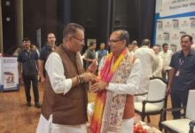  “अपनापन – नरेंद्र मोदी संग मेरे अनुभव” पुस्तक के विमोचन में शामिल हुए उत्तराखंड के कैबिनेट मंत्री जोशी , केंद्रीय मंत्री शिवराज चौहान की रचित किताब को सराहा 