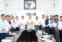 मुख्यमंत्री पुष्कर  धामी ने ‘सौर जागरूकता स्मारिका पुस्तिका’ का किया विमोचन, कहा – सौर ऊर्जा केवल एक विकल्प नहीं, आने वाली पीढ़ियों के सुरक्षित भविष्य की आवश्यकता बन चुकी