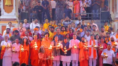 गंगा तट पर गूंजे आध्यात्म और संस्कृति के स्वर,  सीएम धामी व भाजपा राष्ट्रीय अध्यक्ष नितिन नबीन ने की भव्य गंगा आरती , कहा –  गंगा भारतीय संस्कृति और आध्यात्मिक चेतना की जीवंत धारा 