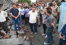 कैबिनेट मंत्री जोशी ने  बारिश से क्षतिग्रस्त पार्क की दीवार का किया निरीक्षण,शीघ्र पुनर्निर्माण कराने के निर्देश