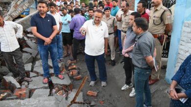 कैबिनेट मंत्री जोशी ने  बारिश से क्षतिग्रस्त पार्क की दीवार का किया निरीक्षण,शीघ्र पुनर्निर्माण कराने के निर्देश