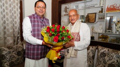 मुख्यमंत्री धामी ने कहा –  कोश्यारी का जीवन संघर्ष, सेवा और समर्पण का उत्कृष्ट उदाहरण ,पद्म भूषण” से सम्मानित किए जाने पर दी बधाई