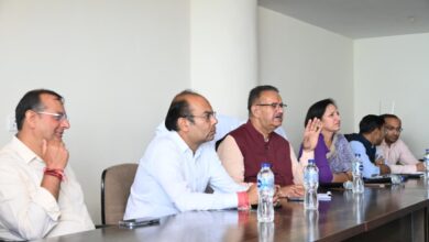 कैबिनेट मंत्री जोशी ने की मसूरी में विभिन्न विभागों के  अधिकारियों के साथ की विकास कार्यों की समीक्षा, कहा – मसूरी में पेयजल व्यवस्था, सड़क निर्माण और विकास कार्यों में तेजी लाएं