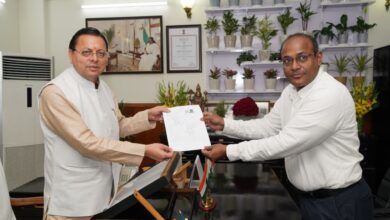 उत्तराखण्ड में एसआईआर की शुरुआत, राज्यपाल,मुख्यमंत्री ने भरे गणना फार्म, मुख्य निर्वाचन अधिकारी ने मतदाताओं से की अपना नवीनतम पासपोर्ट साइज़ फोटो बीएलओ को उपलब्ध कराने की अपील