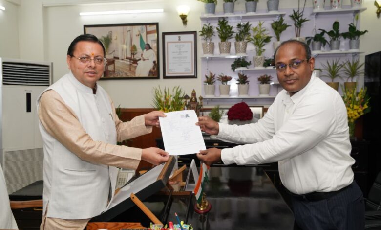 उत्तराखण्ड में एसआईआर की शुरुआत, राज्यपाल,मुख्यमंत्री ने भरे गणना फार्म, मुख्य निर्वाचन अधिकारी ने मतदाताओं से की अपना नवीनतम पासपोर्ट साइज़ फोटो बीएलओ को उपलब्ध कराने की अपील उत्तराखण्ड में एसआईआर की शुरुआत, राज्यपाल,मुख्यमंत्री ने भरे गणना फार्म, मुख्य निर्वाचन अधिकारी ने मतदाताओं से की अपना नवीनतम पासपोर्ट साइज़ फोटो बीएलओ को उपलब्ध कराने की अपील