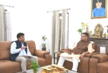कैबिनेट मंत्री जोशी ने कहा – पुरकुल गांव में शीघ्र चलेगी सिटी बस, विक्रम संचालकों की समस्याओं पर हुई चर्चा
