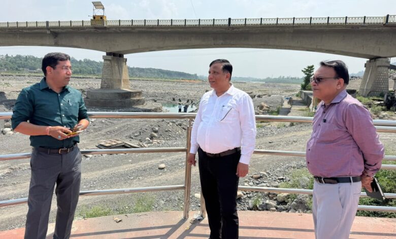 सीएम धामी के विजन को एमडीडीए ने दी रफ्तार, उपाध्यक्ष बंशीधर तिवारी ने किया सिटी फॉरेस्ट, कालसी घाट, आमवाला तरला व धौलास आवासीय योजना का मैराथन निरीक्षण सीएम धामी के विजन को एमडीडीए ने दी रफ्तार, उपाध्यक्ष बंशीधर तिवारी ने किया सिटी फॉरेस्ट, कालसी घाट, आमवाला तरला व धौलास आवासीय योजना का मैराथन निरीक्षण