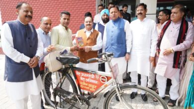 शानदार पहल –  पीएम से प्रेरित होकर भाजपा कार्यकर्ता नवीन ठाकुर ने अपनाई साइकिल, ऊर्जा संरक्षण का दे रहे संदेश, केंद्रीय मंत्री नड्डा ने बढ़ाया हौसला