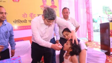 देहरादून में राष्ट्रीय पल्स पोलियो  अभियान  का आगाज़ – जन्म से लेकर 5 वर्ष तक के बच्चों को  पिलाई गई “दो बूंद जिंदगी” की खुराक 
