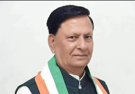 वरिष्ठ कांग्रेस नेता और पूर्व मंत्री हीरा सिंह बिष्ट पंचतत्व में विलीन , राजकीय सम्मान के साथ दी गई अंतिम विदाई, सीएम पुष्कर धामी ने दी श्रद्धांजलि वरिष्ठ कांग्रेस नेता और पूर्व मंत्री हीरा सिंह बिष्ट पंचतत्व में विलीन , राजकीय सम्मान के साथ दी गई अंतिम विदाई, सीएम पुष्कर धामी ने दी श्रद्धांजलि