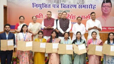 मुख्यमंत्री धामी  ने 187 युवाओं को दी अपॉइंटमेंट लेटर की बड़ी सौगात , बोले – नियुक्ति पत्र जनसेवा का संकल्प और सवा करोड़ उत्तराखंडवासियों के विश्वास का प्रतीक