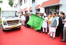 मुख्यमंत्री धामी ने कैलाश मानसरोवर यात्रियों के पहले दल को हरी झंडी दिखाकर किया रवाना, इस साल भी चंपावत से किया जा रहा यात्रा का सचालन