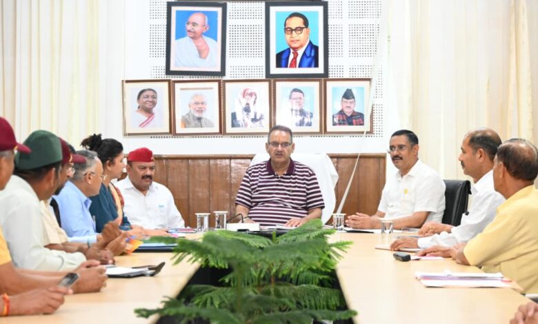 विजय दिवस की तैयारियों की समीक्षा – सैनिक कल्याण मंत्री जोशी ने कहा – 25 जुलाई को निकलेगी ‘रन फॉर कारगिल हीरोज़’ यात्रा विजय दिवस की तैयारियों की समीक्षा – सैनिक कल्याण मंत्री जोशी ने कहा – 25 जुलाई को निकलेगी ‘रन फॉर कारगिल हीरोज़’ यात्रा