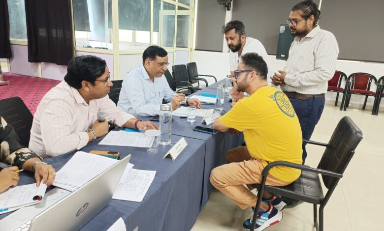 देहरादून महायोजना-2041 : राजपुर रोड क्षेत्र के नागरिकों ने रखे भविष्य के दून की विकास रूपरेखा से जुड़े सुझाव,सातवें दिन जीआरडी यूनिवर्सिटी में उमड़ी जनभागीदारी देहरादून महायोजना-2041 : राजपुर रोड क्षेत्र के नागरिकों ने रखे भविष्य के दून की विकास रूपरेखा से जुड़े सुझाव,सातवें दिन जीआरडी यूनिवर्सिटी में उमड़ी जनभागीदारी