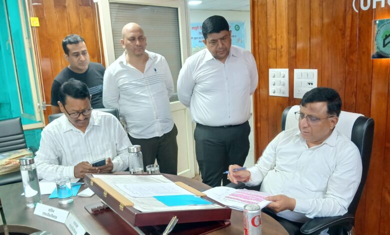 देहरादून महायोजना-2041 : दसवे दिन जनसुनवाई में नागरिकों ने रखे विकास से जुड़े अहम सुझाव, प्राधिकरण उपाध्यक्ष बंशीधर तिवारी ने कहा – जनभागीदारी से मजबूत होगी महायोजना देहरादून महायोजना-2041 : दसवे दिन जनसुनवाई में नागरिकों ने रखे विकास से जुड़े अहम सुझाव, प्राधिकरण उपाध्यक्ष बंशीधर तिवारी ने कहा – जनभागीदारी से मजबूत होगी महायोजना