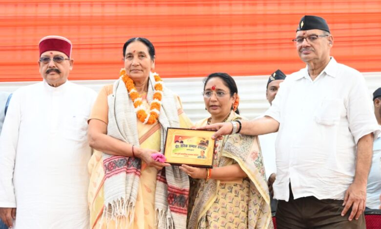 वीर सैनिक सम्मान समारोह में सैनिक कल्याण मंत्री जोशी, बोले – उत्तराखंड के डीएनए में बसती है देशभक्ति वीर सैनिक सम्मान समारोह में सैनिक कल्याण मंत्री जोशी, बोले – उत्तराखंड के डीएनए में बसती है देशभक्ति