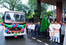मुख्यमंत्री धामी ने 11 स्वच्छ ईंधन आधारित वाहनों को किया फ्लैग ऑफ, कहा – स्वच्छ, आधुनिक एवं पर्यावरण-अनुकूल परिवहन व्यवस्था के निर्माण के लिए सरकार प्रतिबद्ध
