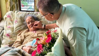गुरु पूर्णिमा पर कैबिनेट मंत्री जोशी ने अपनी माता, गुरुजनों एवं संतों का लिया आशीर्वाद, कहा– मां ही जीवन की प्रथम गुरु