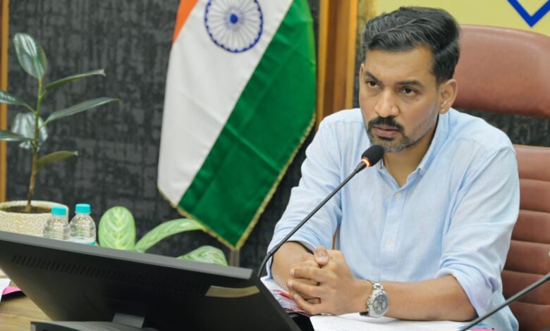 देहरादून में मतदाता सूची पुनरीक्षण तेज, 5.47 लाख मतदाताओं को नोटिस, 03 अगस्त से लगेंगे विशेष सुनवाई शिविर, 11 सितंबर तक आपत्तियों का निस्तारण देहरादून में मतदाता सूची पुनरीक्षण तेज, 5.47 लाख मतदाताओं को नोटिस, 03 अगस्त से लगेंगे विशेष सुनवाई शिविर, 11 सितंबर तक आपत्तियों का निस्तारण