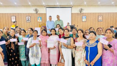लखपति दीदी’ पहल को नगर निगम देहरादून ने दिया नया आयाम, महापौर व नगर आयुक्त ने किए 47 स्वयं सहायता समूहों को उपयोगकर्ता शुल्क की धनराशि के चेक वितरित