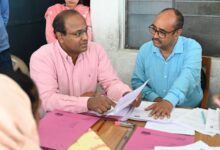 मुख्य निर्वाचन अधिकारी डॉ पुरुषोत्तम ने किया मतदान केंद्रों का निरीक्षण, मतदाताओं से लिया फीडबैक , एसआईआर प्रकिया के तहत चल रही नोटिसों की सुनवाई के बारे में ली जानकारी