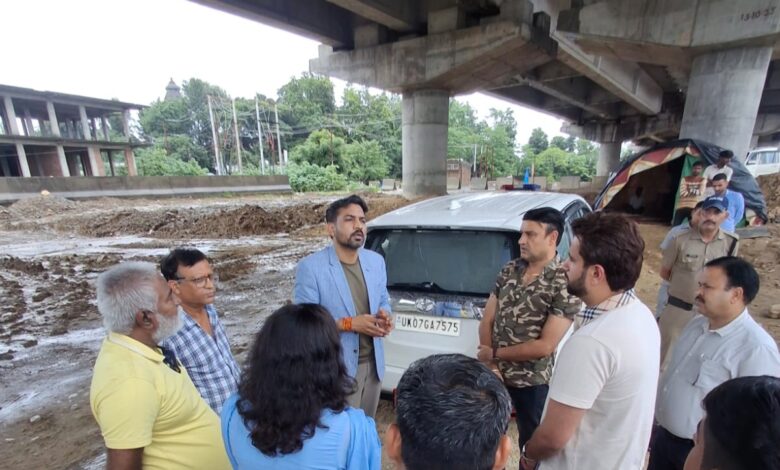डीएम डॉ आशीष चौहान ने दिल्ली-देहरादून आर्थिक कॉरिडोर से जुड़ी 12 किमी ग्रीनफील्ड बाईपास परियोजना की प्रगति का लिया जायजा,उच्च गुणवत्ता के साथ कार्य पूर्ण करने की ताकीद डीएम डॉ आशीष चौहान ने दिल्ली-देहरादून आर्थिक कॉरिडोर से जुड़ी 12 किमी ग्रीनफील्ड बाईपास परियोजना की प्रगति का लिया जायजा,उच्च गुणवत्ता के साथ कार्य पूर्ण करने की ताकीद