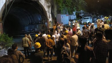 मायापुर में टीएचडीसी की निर्माणाधीन टनल में मलबा एवं पानी भरा, टनल में कार्य कर रहे 18 से 19 लोगों के फंसने की आंशका, 13 लोगों का सुरक्षित रेस्क्यू, मुख्यमंत्री धामी ने घटना पर जताई गहरी चिंता मायापुर में टीएचडीसी की निर्माणाधीन टनल में मलबा एवं पानी भरा, टनल में कार्य कर रहे 18 से 19 लोगों के फंसने की आंशका, 13 लोगों का सुरक्षित रेस्क्यू, मुख्यमंत्री धामी ने घटना पर जताई गहरी चिंता