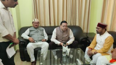 मुख्यमंत्री धामी ने पीपलकोटी में की समीक्षा बैठक, रेस्क्यू अभियान में तेजी लाने के दिए निर्देश कहा – टनल में फंसे शेष तीन लोगों को सुरक्षित बाहर निकालने को सर्वोच्च प्राथमिकता मुख्यमंत्री धामी ने पीपलकोटी में की समीक्षा बैठक, रेस्क्यू अभियान में तेजी लाने के दिए निर्देश कहा – टनल में फंसे शेष तीन लोगों को सुरक्षित बाहर निकालने को सर्वोच्च प्राथमिकता