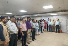विभाजन की विभीषिका को याद कर एमडीडीए में दी गई श्रद्धांजलि, उपाध्यक्ष तिवारी ने कहा – स्मृति दिवस देश के इतिहास के उस दर्दनाक अध्याय को याद करने का अवसर , जिसने लाखों लोगों के जीवन को प्रभावित किया विभाजन की विभीषिका को याद कर एमडीडीए में दी गई श्रद्धांजलि, उपाध्यक्ष तिवारी ने कहा – स्मृति दिवस देश के इतिहास के उस दर्दनाक अध्याय को याद करने का अवसर , जिसने लाखों लोगों के जीवन को प्रभावित किया