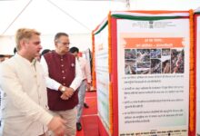 हर घर तिरंगा अभियान के तहत नई टिहरी में कैबिनेट मंत्री जोशी ने किया सीबीसी की फोटो प्रदर्शनी का उद्घाटन, किया – तिरंगा देश की आन, बान और शान का प्रतीक हर घर तिरंगा अभियान के तहत नई टिहरी में कैबिनेट मंत्री जोशी ने किया सीबीसी की फोटो प्रदर्शनी का उद्घाटन, किया – तिरंगा देश की आन, बान और शान का प्रतीक