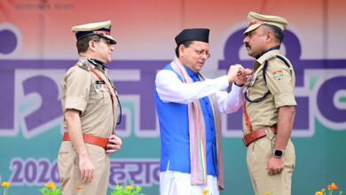 स्वतंत्रता दिवस पर मुख्यमंत्री धामी ने परेड ग्राउंड में किया ध्वजारोहण, 14 पुलिस अधिकारी व कर्मचारी मुख्यमंत्री सराहनीय सेवा पदक से सम्मानित स्वतंत्रता दिवस पर मुख्यमंत्री धामी ने परेड ग्राउंड में किया ध्वजारोहण, 14 पुलिस अधिकारी व कर्मचारी मुख्यमंत्री सराहनीय सेवा पदक से सम्मानित