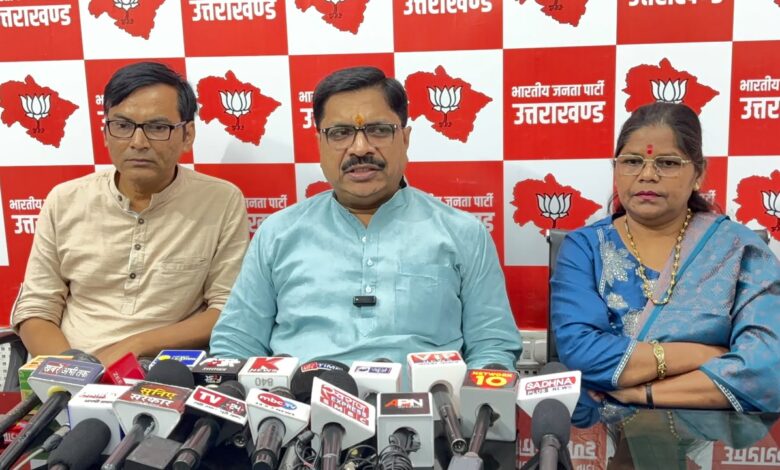 भाजपा ने किया कांग्रेस पर पलटवार – प्रदेश महामंत्री तरण बंसल बोले- जमीनी राजनीति में अक्षम कांग्रेस कर रही एसआईआर पर ड्रामेबाजी भाजपा ने किया कांग्रेस पर पलटवार – प्रदेश महामंत्री तरण बंसल बोले- जमीनी राजनीति में अक्षम कांग्रेस कर रही एसआईआर पर ड्रामेबाजी