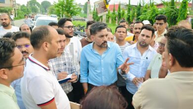 बालावाला क्षेत्र में सिंचाई एवं जनसमस्याओं पर जिलाधिकारी डॉ आशीष चौहान गंभीर, नहर की सफाई में लापरवाही पर सिंचाई विभाग से स्पष्टीकरण तलब, जलापूर्ति रोस्टर के अनुसार सुनिश्चित करने की ताकीद बालावाला क्षेत्र में सिंचाई एवं जनसमस्याओं पर जिलाधिकारी डॉ आशीष चौहान गंभीर, नहर की सफाई में लापरवाही पर सिंचाई विभाग से स्पष्टीकरण तलब, जलापूर्ति रोस्टर के अनुसार सुनिश्चित करने की ताकीद