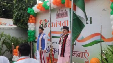 भाजपा परिवार ने मुख्यमंत्री और प्रदेश अध्यक्ष की मौजूदगी में उमंग और उत्साह से मनाया 80 वाँ स्वतंत्रता दिवस , सीएम धामी ने कहा – पीएम मोदी के नेतृत्व में देश विकसित होने की दिशा में तेजी से बढ़ रहा आगे भाजपा परिवार ने मुख्यमंत्री और प्रदेश अध्यक्ष की मौजूदगी में उमंग और उत्साह से मनाया 80 वाँ स्वतंत्रता दिवस , सीएम धामी ने कहा – पीएम मोदी के नेतृत्व में देश विकसित होने की दिशा में तेजी से बढ़ रहा आगे