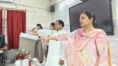 नशामुक्त उत्तराखंड के निर्माण में युवाशक्ति की भूमिका अहमः डॉ.  रावत, नशामुक्ति अभियान के तहत स्टेट नर्सिंग कॉलेज में छात्र-छात्राओं ने ली नशे से दूर रहने की शपथ