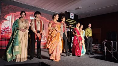 ‘रिवायत-ए-रेशम’ फैशन शो में बिखेरी दून सिल्क की रेशमी चमक ,  बीएस नेगी महिला पॉलिटेक्निक की छात्राओं ने शानदार परिधानों में किया रैंप वॉक