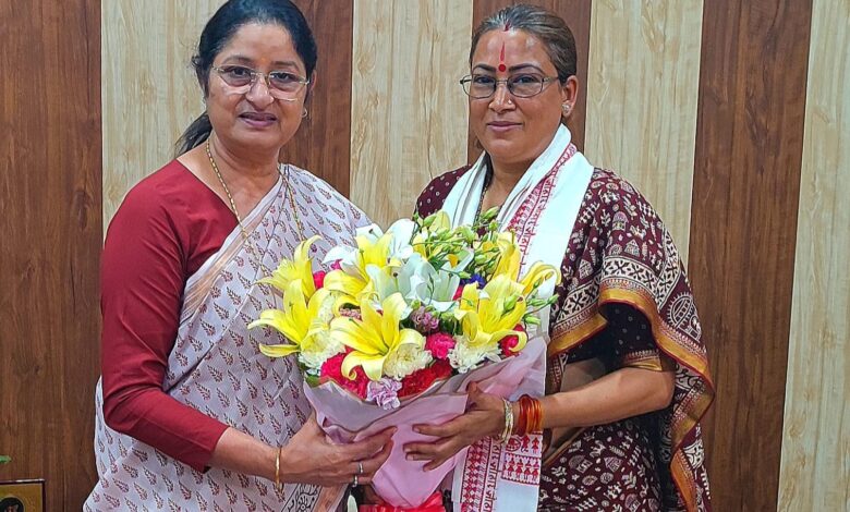 कैबिनेट मंत्री रेखा आर्या ने केंद्रीय महिला एवं बाल विकास मंत्री से की मुलाकात, आंगनवाड़ी सेवाओं से जुड़े महत्वपूर्ण विषयों पर हुई चर्चा कैबिनेट मंत्री रेखा आर्या ने केंद्रीय महिला एवं बाल विकास मंत्री से की मुलाकात, आंगनवाड़ी सेवाओं से जुड़े महत्वपूर्ण विषयों पर हुई चर्चा