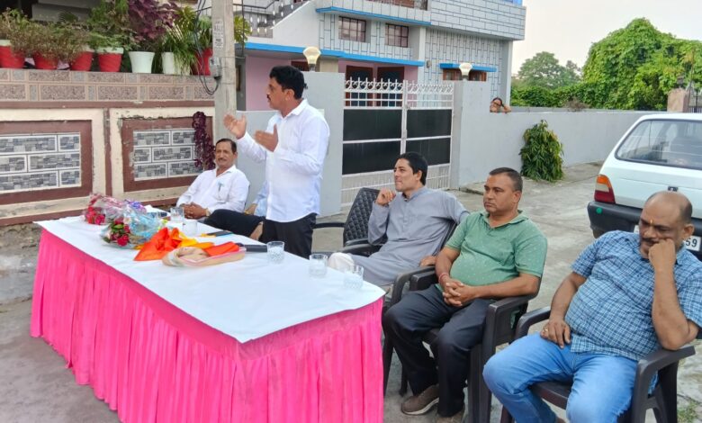 भाजपा के वरिष्ठ नेता जोगेंद्र पुंडीर के नेतृत्व में टी स्टेट से लगते हुए क्षेत्र की समस्याओं के निराकरण को अधिकारियों के साथ बैठक, कई अहम मुद्दों पर हुआ मंथन भाजपा के वरिष्ठ नेता जोगेंद्र पुंडीर के नेतृत्व में टी स्टेट से लगते हुए क्षेत्र की समस्याओं के निराकरण को अधिकारियों के साथ बैठक, कई अहम मुद्दों पर हुआ मंथन