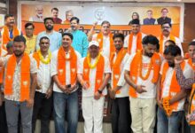 विधानसभा चुनाव से पूर्व और बढ़ा पार्टी का परिवार : चंपावत से नगर पंचायत अध्यक्ष समेत 31 जनप्रतिनिधियों ने थामा भाजपा का दामन विधानसभा चुनाव से पूर्व और बढ़ा पार्टी का परिवार : चंपावत से नगर पंचायत अध्यक्ष समेत 31 जनप्रतिनिधियों ने थामा भाजपा का दामन