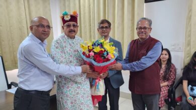 पर्यटन मंत्री महाराज से मिले साउथेम्प्टन विश्विद्यालय लंदन के छात्र, भारतीय संस्कृति, भोजन और उत्तराखंड में रहने की व्यवस्थाओं को सराहा पर्यटन मंत्री महाराज से मिले साउथेम्प्टन विश्विद्यालय लंदन के छात्र, भारतीय संस्कृति, भोजन और उत्तराखंड में रहने की व्यवस्थाओं को सराहा