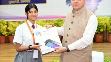 मुख्यमंत्री युवा विद्यार्थी मंथन कार्यक्रम में 140 चयनित छात्र-छात्राओं से सीएम धामी ने किया संवाद,राजकीय विद्यालयों में पढ़ने वाले कक्षा 10वीं और 12वीं के विद्यार्थियों को टैब उपलब्ध कराने की घोषणा, डीबीटी के माध्यम से खातों में जाएगी धनराशि