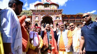 सीएम का चमोली दौरा- बदरीनाथ धाम में मुख्यमंत्री धामी ने की पूजा-अर्चना, मास्टर प्लान के कार्यों का लिया जायजा