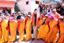 सीएम धामी ने कहा –  देवभूमि की लोक संस्कृति हमारी पहचान , नई पीढ़ी को जड़ों से जोड़ना हम सभी की सामूहिक जिम्मेदारी 