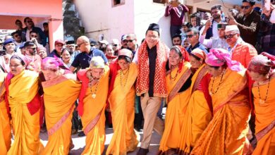 सीएम धामी ने कहा –  देवभूमि की लोक संस्कृति हमारी पहचान , नई पीढ़ी को जड़ों से जोड़ना हम सभी की सामूहिक जिम्मेदारी 