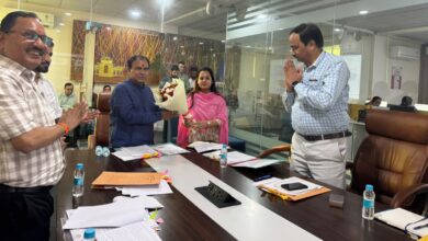 सेवा संकल्प अभियान’ : शिक्षा मंत्री डॉ रावत ने कहा, उत्तराखंड के सभी विद्यालयों में विकसित भारत की तस्वीरें उकेरेंगे छात्र-छात्राएं सेवा संकल्प अभियान’ : शिक्षा मंत्री डॉ रावत ने कहा, उत्तराखंड के सभी विद्यालयों में विकसित भारत की तस्वीरें उकेरेंगे छात्र-छात्राएं