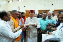 मुख्यमंत्री धामी ने मुख्य सेवक सदन में प्रदेश के विभिन्न क्षेत्रों से आए लोगों की समस्याएं सुनीं, कहा – जनसमस्याओं का करें त्वरित एवं समयबद्ध समाधान मुख्यमंत्री धामी ने मुख्य सेवक सदन में प्रदेश के विभिन्न क्षेत्रों से आए लोगों की समस्याएं सुनीं, कहा – जनसमस्याओं का करें त्वरित एवं समयबद्ध समाधान