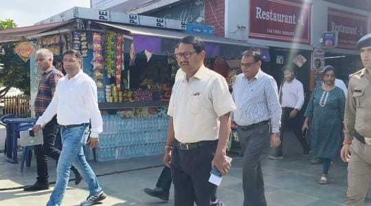 धामी के विजन से एमडीडीए ने बदली आईएसबीटी की सूरत- अंतिम चरण में है 27.50 करोड़ के कायाकल्प का काम बस अड्डे से बनेगा आधुनिक ट्रांजिट हब धामी के विजन से एमडीडीए ने बदली आईएसबीटी की सूरत- अंतिम चरण में है 27.50 करोड़ के कायाकल्प का काम बस अड्डे से बनेगा आधुनिक ट्रांजिट हब