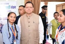 लवप्रीत की संवेदनशील सोच ने छुआ मुख्यमंत्री धामी का दिल, घर पहुंचा टैब , सीएम के निर्देश पर शिक्षा विभाग के अधिकारियों ने घर पहुंचकर सौंपा टैब, चेहरे पर खिली खुशी , बोली लवप्रीत, Thank you CM अंकल लवप्रीत की संवेदनशील सोच ने छुआ मुख्यमंत्री धामी का दिल, घर पहुंचा टैब , सीएम के निर्देश पर शिक्षा विभाग के अधिकारियों ने घर पहुंचकर सौंपा टैब, चेहरे पर खिली खुशी , बोली लवप्रीत, Thank you CM अंकल