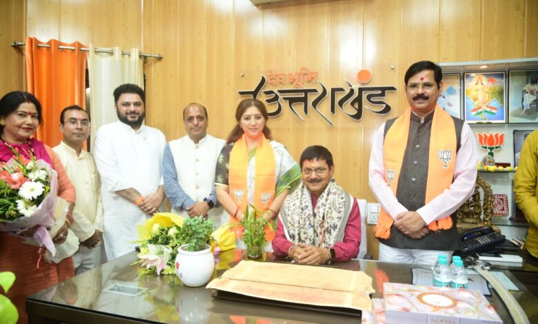 Uttarakhand : भाजपा के नवनियुक्त प्रदेश महामंत्री संगठन फनींद्रनाथ शर्मा ने ग्रहण किया कार्यभार , केंद्रीय राज्य मंत्री अजय टम्टा व पदाधिकारी रहे मौजूद Uttarakhand : भाजपा के नवनियुक्त प्रदेश महामंत्री संगठन फनींद्रनाथ शर्मा ने ग्रहण किया कार्यभार , केंद्रीय राज्य मंत्री अजय टम्टा व पदाधिकारी रहे मौजूद
